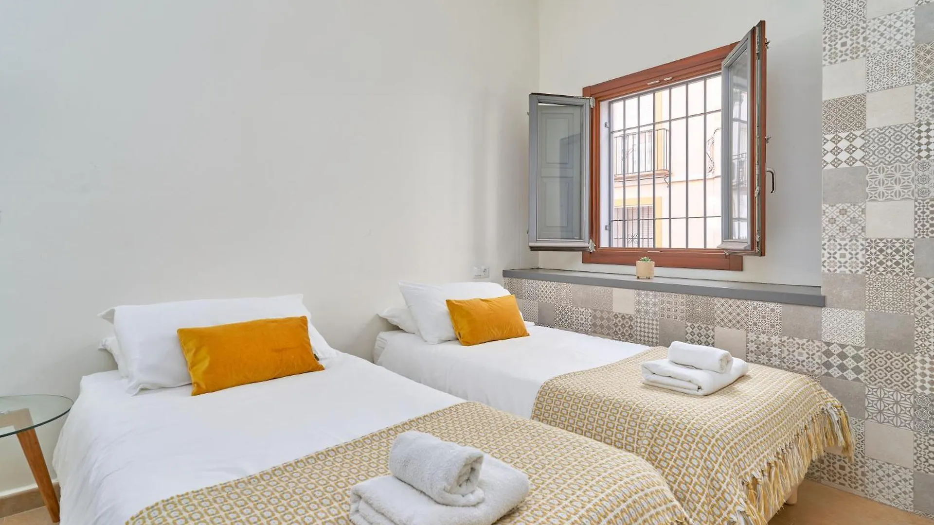 Luxury Apartment In Nerja contacts